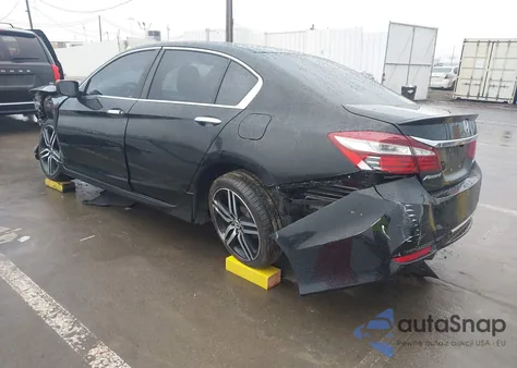 2017 Honda Accord Sport z USA, uszkodzony, nr VIN 1HGCR2F50HA030477